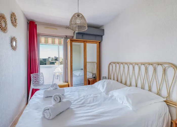 T2 600 M From The Beach! Air-conditioned *