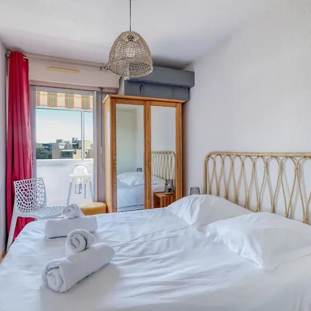 T2 600 M From The Beach! Air-conditioned *