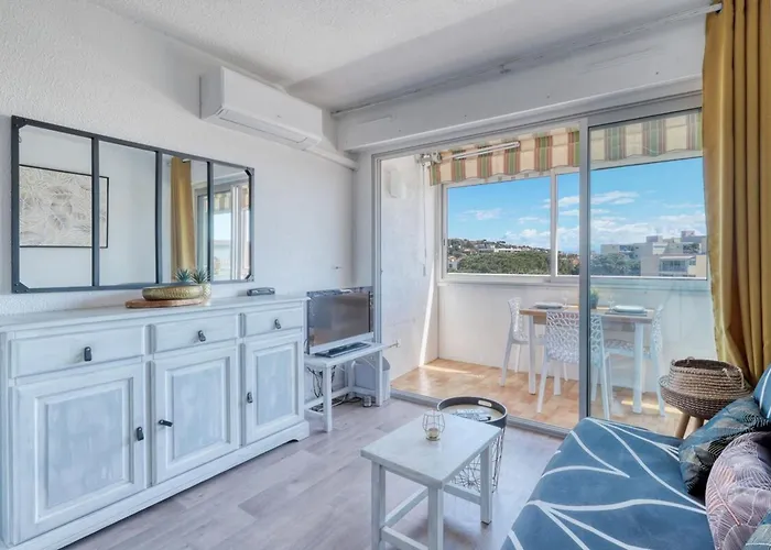 Apartment T2 600 M From The Beach! Air-conditioned *